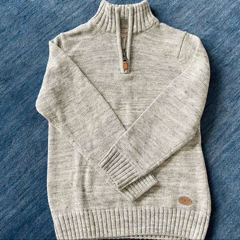 🤡🤡NWOT HALF ZIP SWEATER